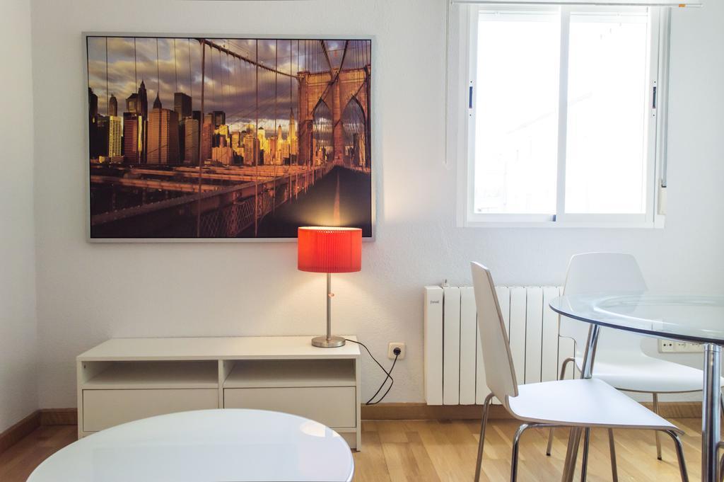 For You Rentals Reina Sofia Apartment Temporal Df21 Madrid Exterior photo